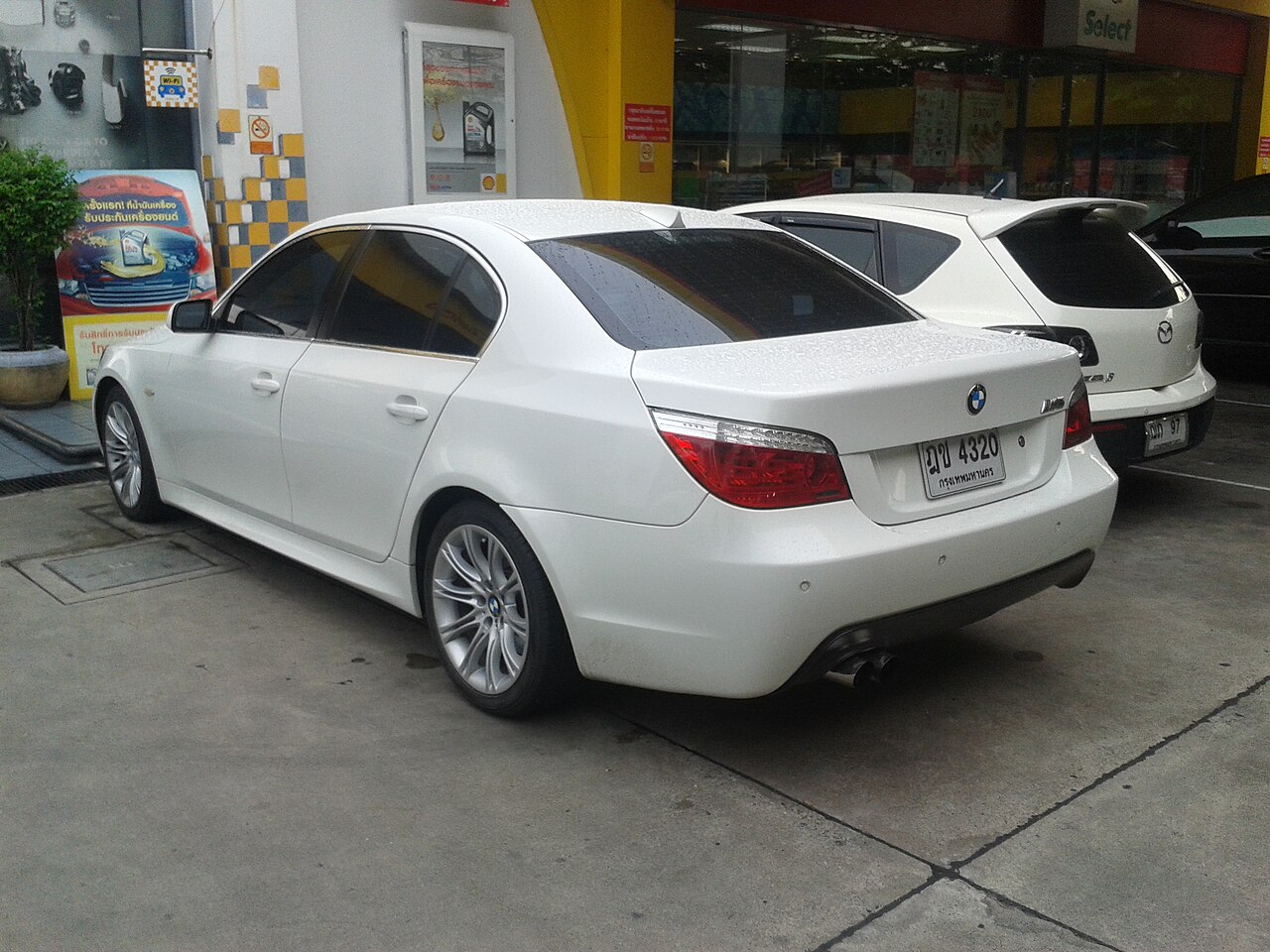 File:BMW M5 (E60) rear.jpg