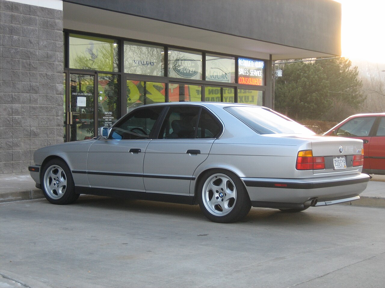 File:BMW E34 M5 Sedan 02.jpg