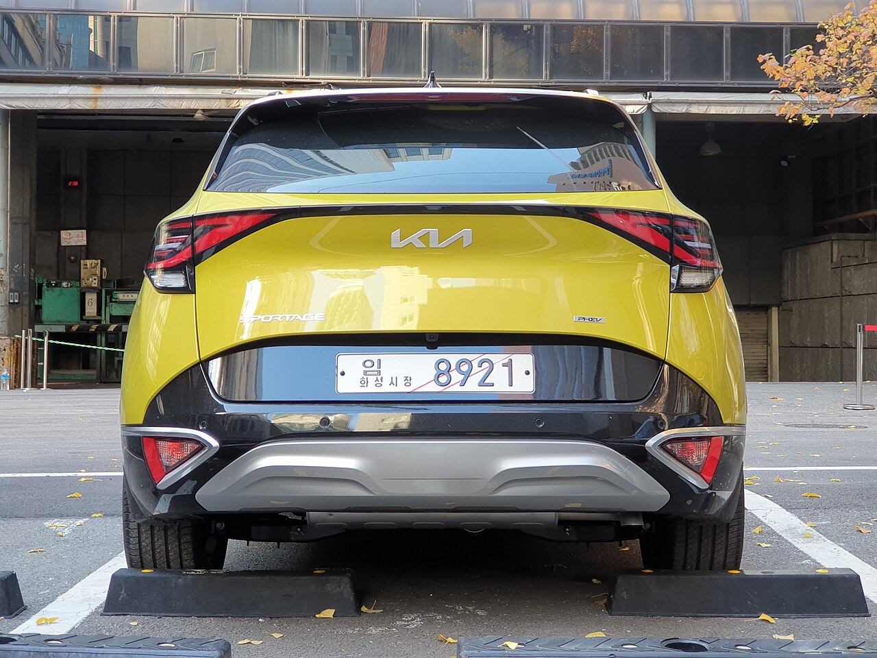 File:Kia Sportage Plug-in Hybrid NQ5e PHEV Splash Lemon Test Vehicle (12).jpg
